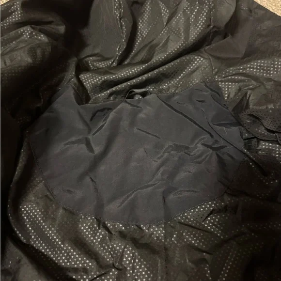 BLACK LULULEMON HOODED JACKET - Picture 2 of 5